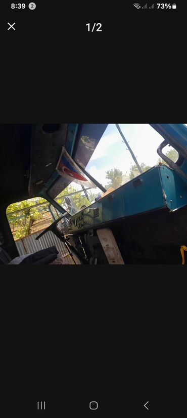 Yük maşınları: Mavi rəngli MAZ 500 yük maşını. Bu model öz dayanıqlığı və — 2