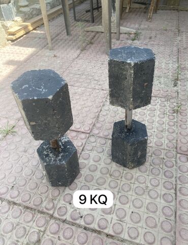 işlənmiş qaçış aparatı: Гантели, Вес: 9 кг, Б/у