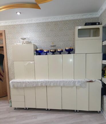 demir taxt: Metbex mebeli 3 m 60 sm tep tezedi pakofkadi 850 m Leyla 555
