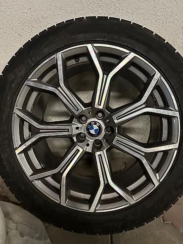 Продаю комплект оригинальных литых дисков с шинами на bmw x7 at lalafo.kg Продаю комплект оригинальных литых дисков с шинами на bmw x7