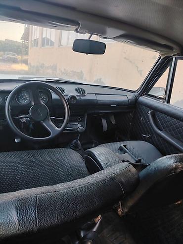 VAZ (LADA): VAZ 2106, ağ rəngli sedan Xüsusiyyətlər: - Kuzov: 4 qapılı sedan, ağ — 4
