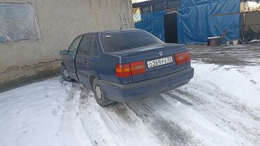 Volkswagen: Volkswagen Passat: 1993 г., 1.8 л, Механика, Бензин, Седан