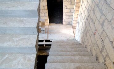 Həyət evləri və villaların satışı: 6 otaqlı, 200 kv. m, Təmirsiz — 13