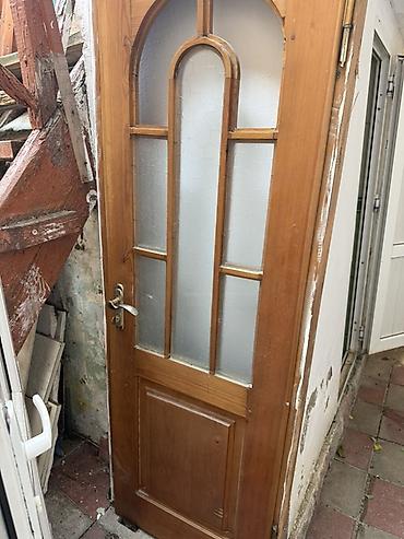 taxtalar: Məhsul: 2 ədəd qapı dəsti 1) Taxta şüşəli qapı - Material: təbii ağac — 1