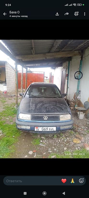 Volkswagen Vento: 1987 г., 1.8 л, Механика, Бензин, Седан at lalafo.kg Volkswagen Vento: 1987 г., 1.8 л, Механика, Бензин, Седан