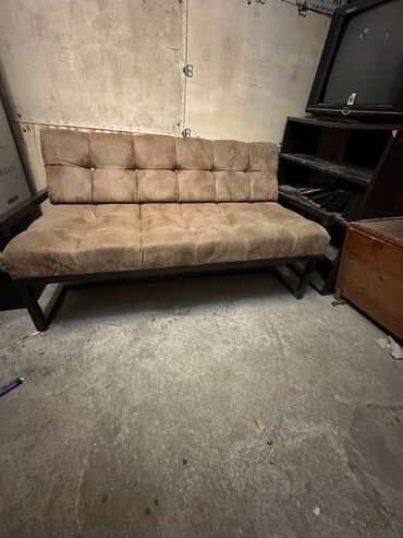Диваны: Продам диванчик в стиле лофт материал - метал и экокожа, Б/У.цена