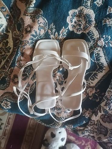 setkali ayaqqabi: Pull&Bear, Ölçü: 37, rəng - Ağ, Yeni — 1