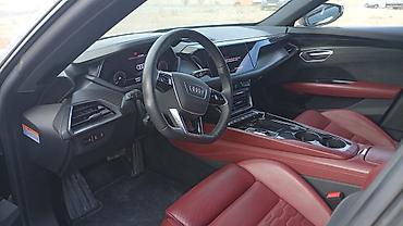 Audi: Audi e-tron GT: 2021 г., Вариатор, Электромобиль, Седан — 5