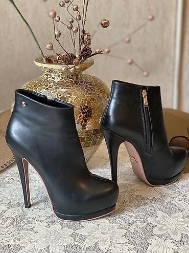 Ботинки и ботильоны: Обувь ! Кожа натуральная . Турция . 39-40 размер — 1