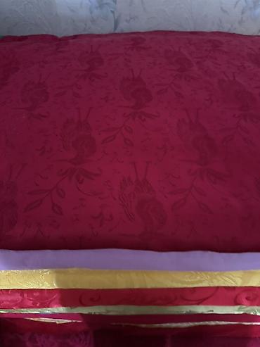 bamboo tekstil nerimanov: Agcebedi yunundan yorgan,yastiqlarda var
Bir ededi 50 azn — 2