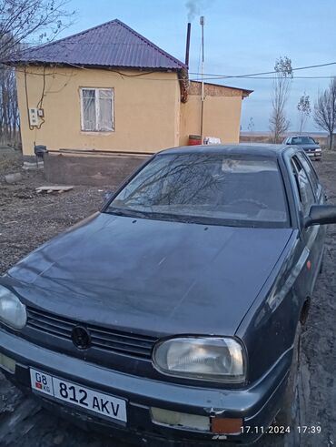 Транспорт: Volkswagen Golf: 1993 г., 1.6 л, Механика, Бензин, Хэтчбэк