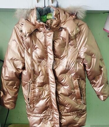 7-8 yas boy 122 qiz ucun balonka isti kurtka satilir.səliqəlidir.120