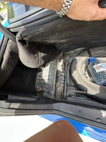 Mercedes-Benz: Mercedes-Benz 220: 2.2 l | 1998 il Sedan — 9