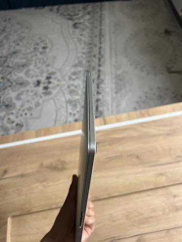 Ноутбуки Apple (MacBook): Apple MacBook Pro 13" (серебристый) - Дисплей: Retina - Клавиатура — 9