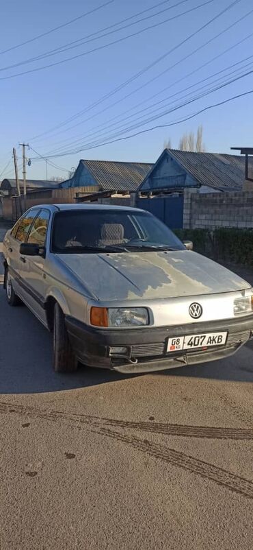 Volkswagen: Volkswagen Passat: 1989 г., 1.8 л, Механика, Бензин, Седан