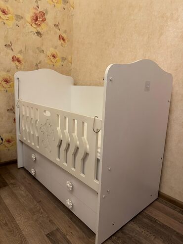 Uşaq və gənc otağı üçün dəstlər: Besik
Matras daxil,yellenir
Qiymet 45 azn
Unvan Shahil qes.
Ziko🦋