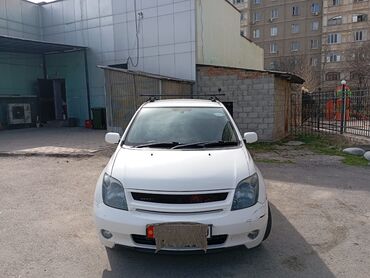 Toyota: Toyota ist: 2003 г., 1.5 л, Автомат, Бензин, Хэтчбэк