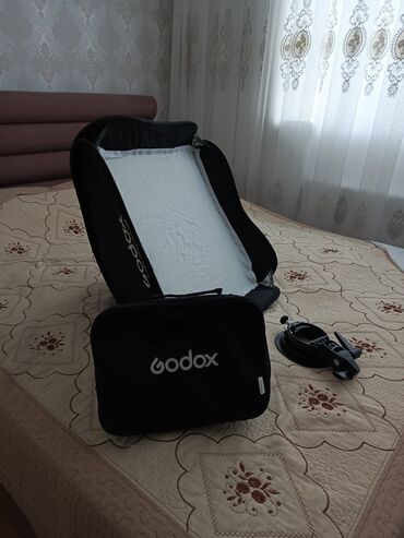canon eos r: Softbox Godox 60x60