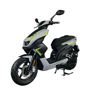 Ostali motocikli i skuteri: Sportski skuter 50cc – modern dizajn i agilne performanse - Agregat — 2