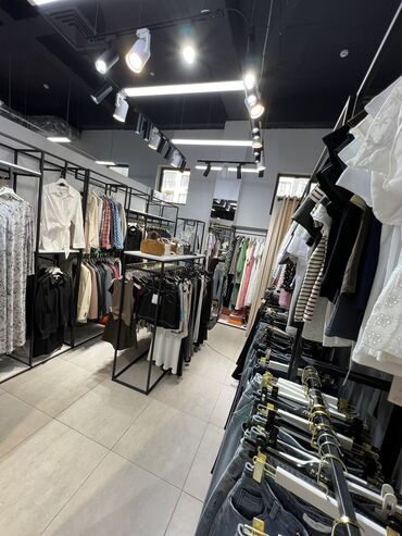 Бутики: Продаю Бутик В торговом центре, 16 м², 2 этаж