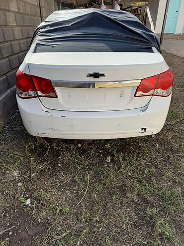 Продажа авто: Chevrolet Cruze: 2013 г., 1.8 л, Механика, Бензин, Седан — 2
