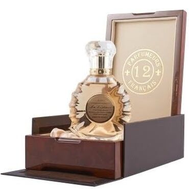 самые лучшие духи: Эксклюзивный парфюм в подарочном оформлении. - Флакон с парфюмерной