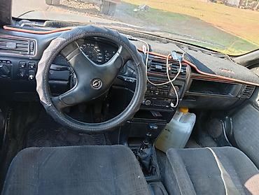 ваз 2109 на запчасти: Opel Vectra: 1993 г., 1.6 л, Механика, Бензин, Седан — 4
