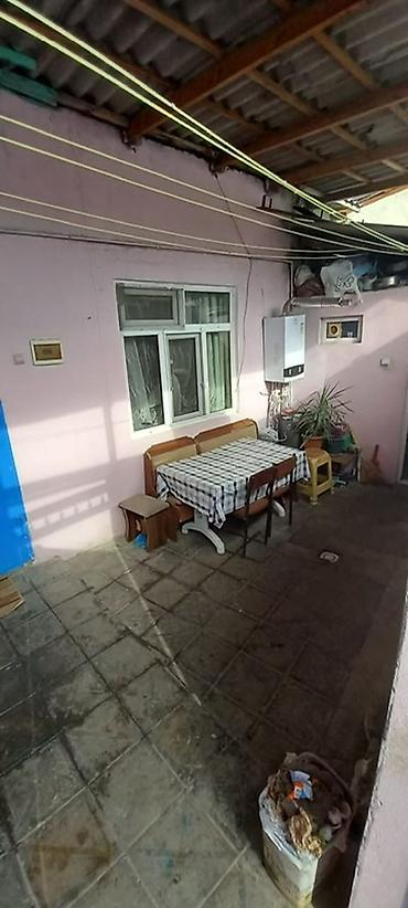 agsuda ev satilir: Nzs qesebesi hayat evi yolun ustunde 1 mertebeli 3 otaq alave 1 otaq — 8