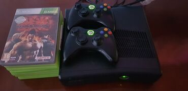 xbox 360 game: Продаю Xbox360 в комплекте все шнуры, два джостика и 8 дисков