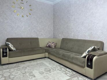 Mətbəx mebeli: Künc divan ölçüsü 2*3 açilir bazalidir.Tecili evden cixmalidir.Qiymeti
