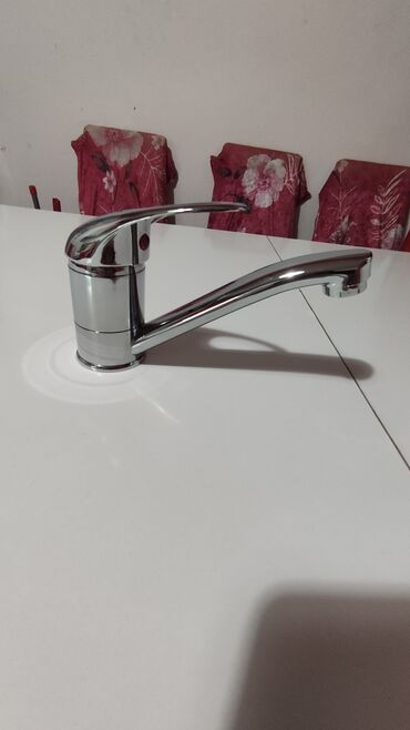 WC šolje i lavaboi: Moderna i kvalitetna sanitarija i slavine za kuhinju i kupatilo — 13