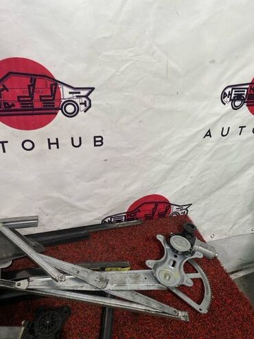 Другие автозапчасти: Стеклоподъемник Toyota Spasio NZE121 1ZZ-FE 2004 перед. прав. (б/у)