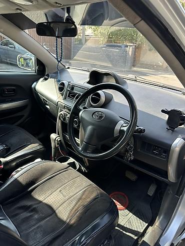 пона: Toyota Ist: 2003 г., 1.5 л, Автомат, Бензин, Хэтчбэк — 7