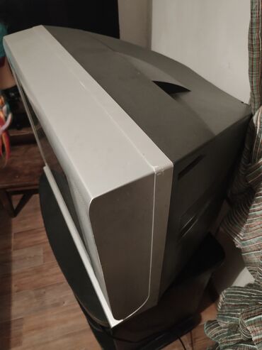 телевизоры: Имеются телевизоры Panasonic, Philips и Toshiba. Телевизоры с