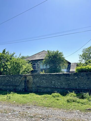 Bağ evlərinin satışı: Oğuz, 100 kv. m, 4 otaqlı, Hovuzsuz, Qaz, Su, Telefon — 10