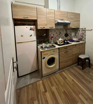 Yemək masaları, oturacaqları: Mətbəx mebeli ölçü 3 mtr ustunde moyka, aspirator verilir qiymət 220