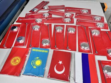 оборудование для караоке: Настольные и ручные флажки различных стран + настольные держатели