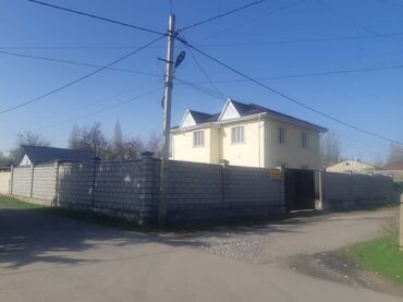 продаю дом в центре бишкека: 250 м², 5 комнат, Свежий ремонт Без мебели