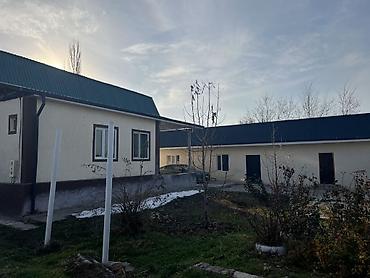 Продажа коттеджей и домов: Продается большой дом 30 соток с большим сараем, отдельный зал at lalafo.kg — 5 Продажа коттеджей и домов: Продается большой дом 30 соток с большим сараем, отдельный зал — 5