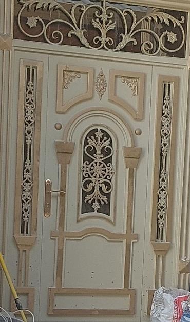 qutu sifarişi: Klassik naxışlı giriş qapısı - Material: metal karkaslı, üzərində — 1