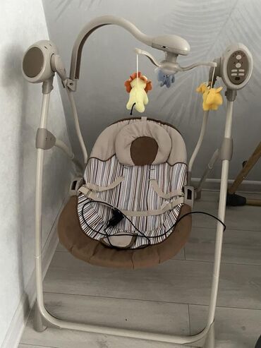 электрический шезлонг для новорожденных: Детский шезлонг, Б/у, Электронная, Железо, цвет - Бежевый