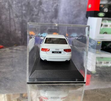 Avtomobil modelləri: Коллекционная модель AUDI A8 D4 white 2010 Kyosho Scale 1:43 Art. — 10