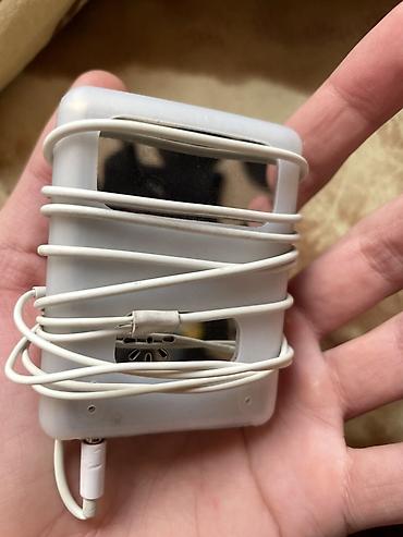 ipod nano купить: Портативный MP3-плеер с экраном и проводными наушниками В комплекте — 2