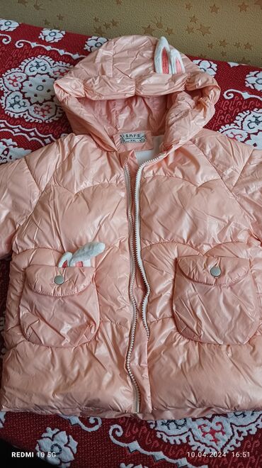 детские зимние куртки с мехом: Зимняя и Деми куртки на 6-7 лет