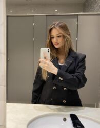 xadima iş: Ofisiant, Qadın, 19 il, 1 ildən az təcrübə