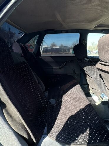 Volkswagen: Volkswagen Passat: 1992 г., 1.8 л, Механика, Бензин, Седан — 9