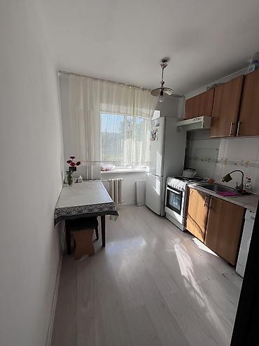 контейнер манас: 3 комнаты, 58 м², Золотой квадрат 104 серия, 4 этаж, Косметический ремонт — 3