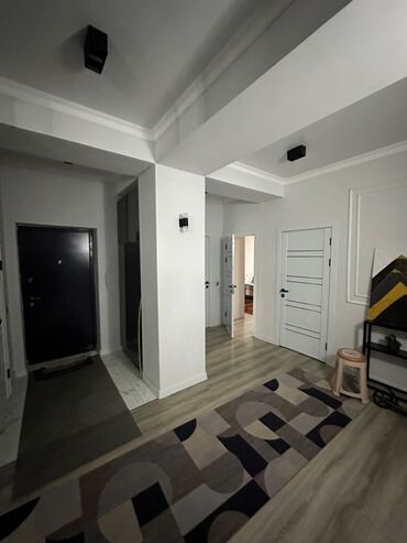 снять трехкомнатную квартиру: 3 комнаты, 100 м², Элитка, 3 этаж, Свежий ремонт
