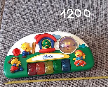 trbusni ples: Chicco interaktivna muzička igračka – mini klavir/pianino za najmlađe — 1