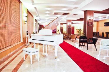 Kommersiya daşınmaz əmlakının satışı: Badamdar qəsəbəsi ərazisində 4 ulduzlu 5 mərtəbəli hotel satılır — 24